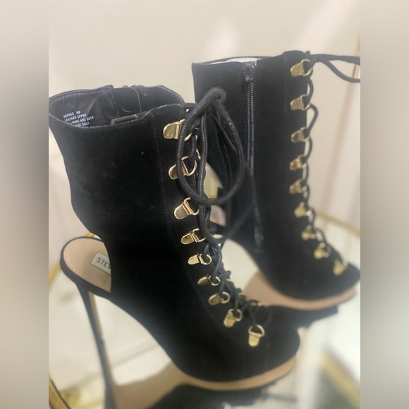 🖤💛NEVER WORN Steve Madden| Lace Up | Gold Hardware | Size: 9 | 4.75 in. - Picture 6 of 11